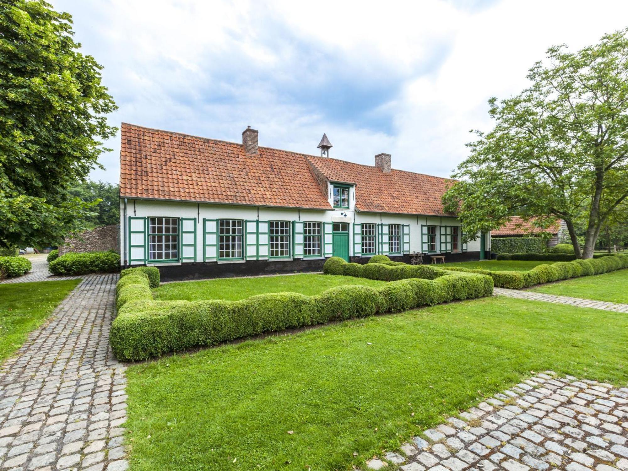 Beautiful Farmhouse In Beernem With Big Garden 外观 照片